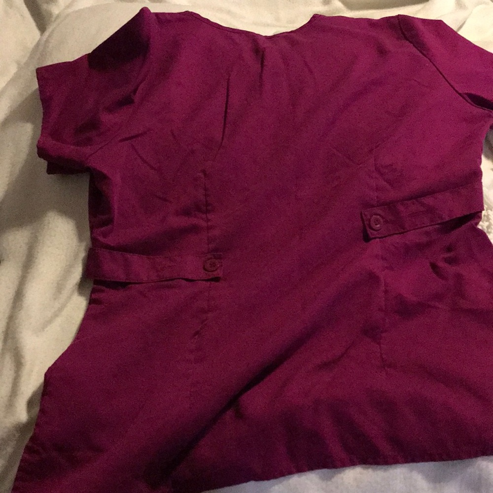 Scrub Top - Picture 3 of 4